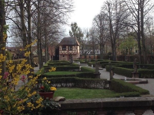 Grüne Oasen Antje Schirmer - Stadtführerin Nürnberg Antje Schirmer - Stadtführerin Nürnberg